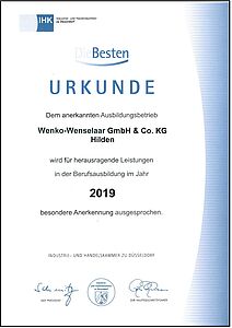 Eine Urkunde der Industrie- und Handelskammer für herausragende Leistungen in der Berufsausbildung im Jahr 2019