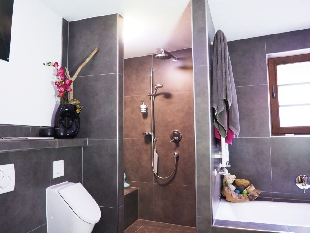 Ein Badezimmer mit Badaccessoires von WENKO Ein Badezimmer mit Badaccessoires von WENKO